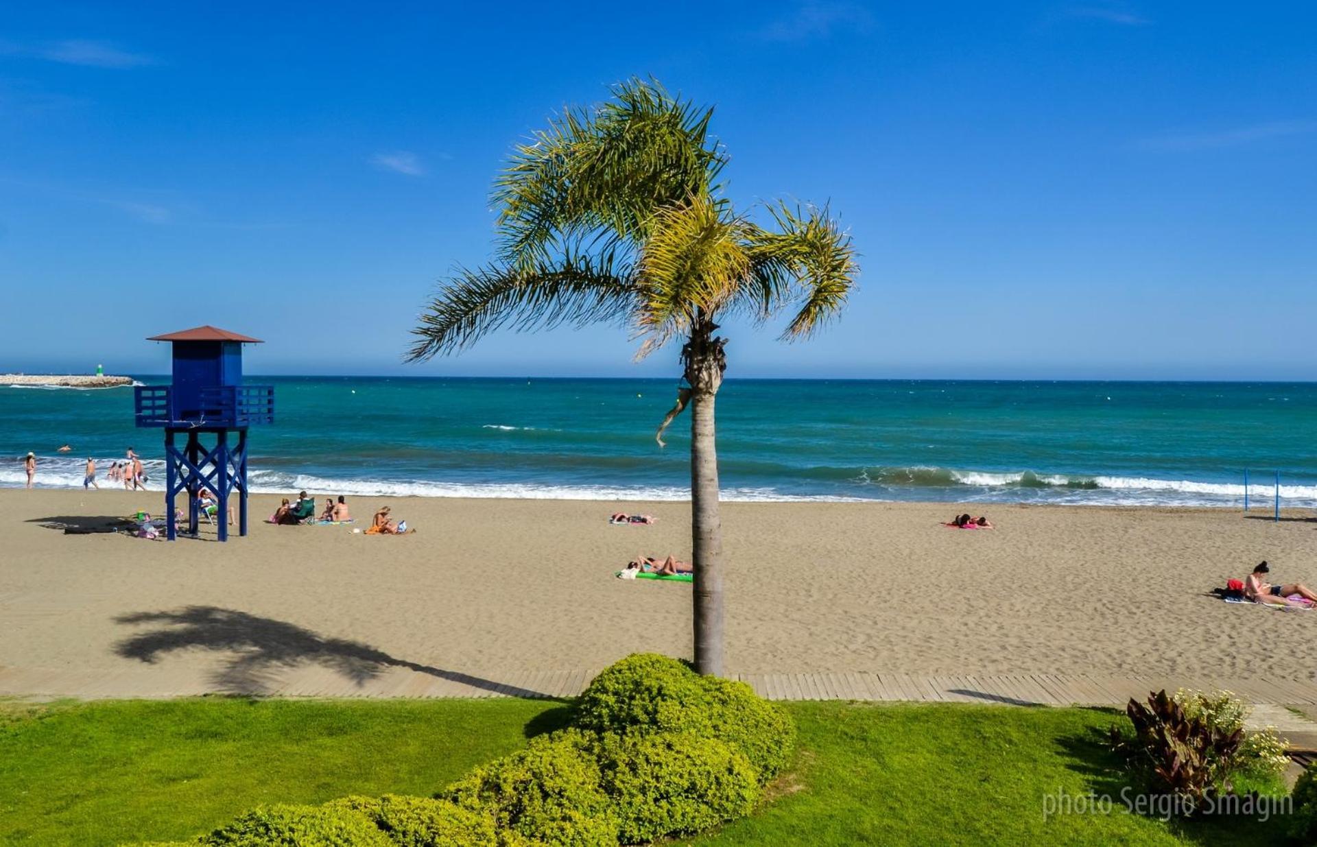 Benalbeach 1010 - Vista Al Mar - Piscina Todo El Ano - Primera Linea De Playa 贝纳尔马德纳 外观 照片