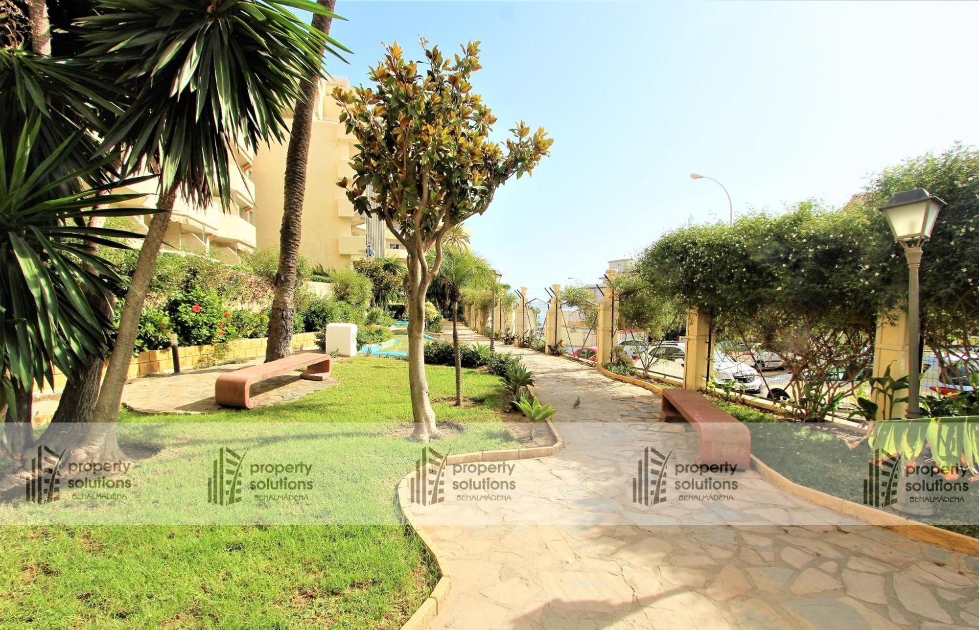 Benalbeach 1010 - Vista Al Mar - Piscina Todo El Ano - Primera Linea De Playa 贝纳尔马德纳 外观 照片